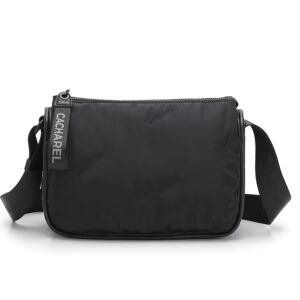 Bolso CACHAREL · Bandolera mediana · Con triple compartimento · Color Burdeos, Negro y Acero